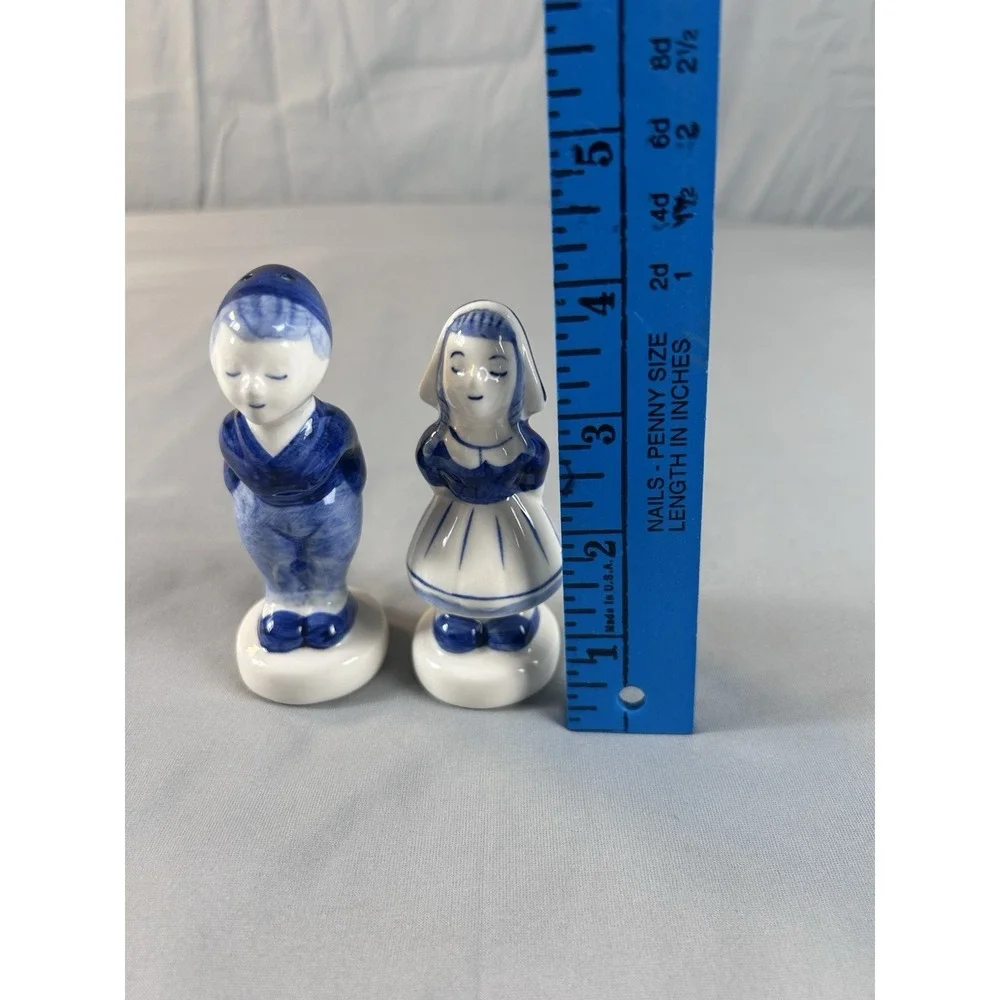 Vintage Delft Blue Salt‎ Pepper Shakers Dutch Couple Holland Ceramic Se